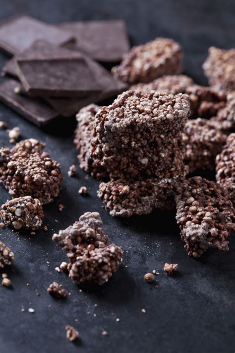 Quinoa szemek és főtt quinoa