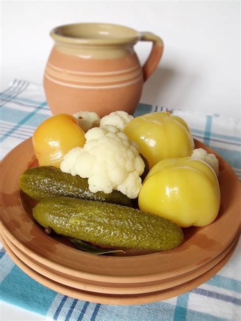 Fűszerek és hozzávalók a savanyúság készítéséhez