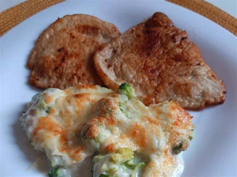 Brokkoli rózsák serpenyőben sütve