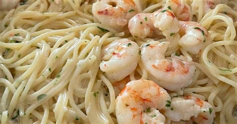 garnélás tészta tálalva