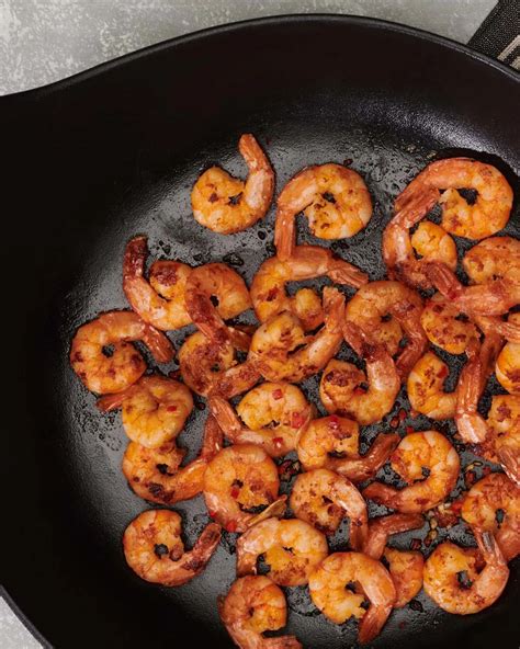 serpenyőben sült garnélák