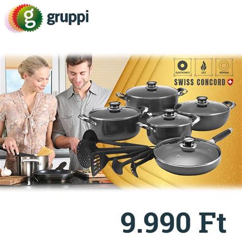 Különböző méretű tányérokon elhelyezett ételek