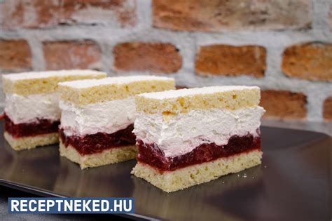 Meggyes-túrós süti rétegei