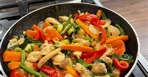 wokban sült zöldségek
