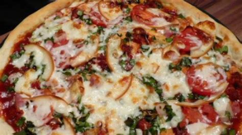 Feltöltött pizzatészta