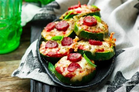 mini cukkini pizzák