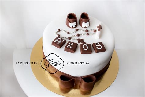keresztelői torta pasztell színekben, babás díszítéssel