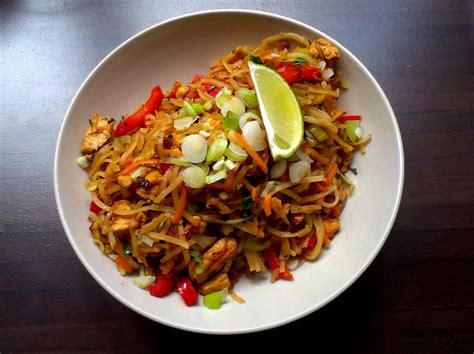 Pad Thai tészta garnélával és lime-mal