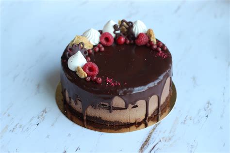 Díszített csokoládétorta