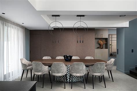 A Central Bisztro belső terének modern és elegáns kialakítása