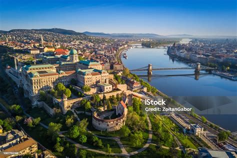 Budapest látkép a Duna és a Margitsziget felett