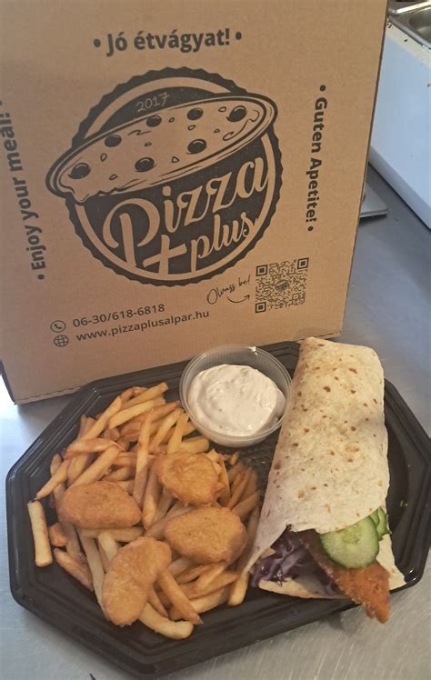 különböző típusú pizzák és hamburgerek