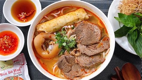 Bún bò leves Hue-ból