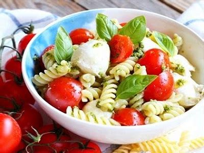 Caprese tésztasaláta