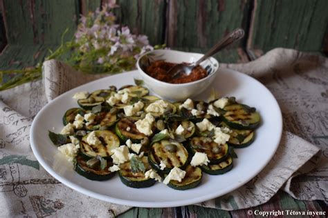 kész cukkini nyársak fetával