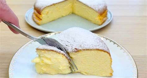 Görög joghurt torta hűtőben dermedve