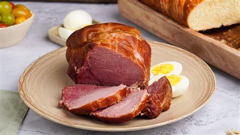 Húsvéti sonka tálalva