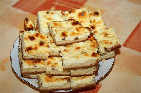 Hagyományos hódmezővásárhelyi túrós lepény vagy táskaleves illusztrációja