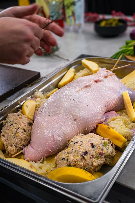 Töltött kacsa szeletelve