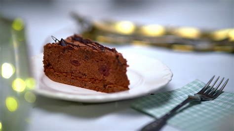 Torta egy éttermi asztalon