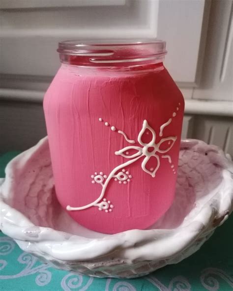 Táblafestékkel díszített befőttes üvegek