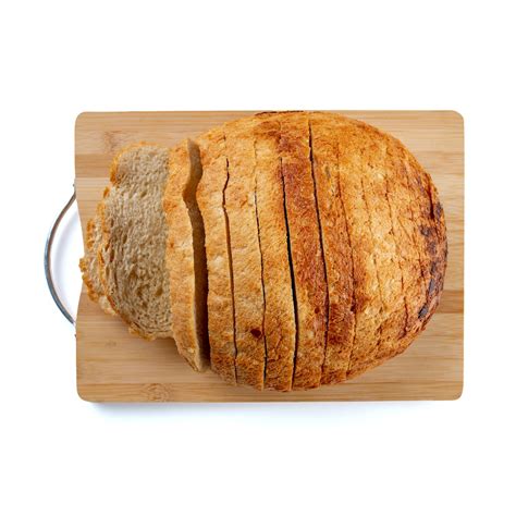 Szeletelt barna kenyér kosárban