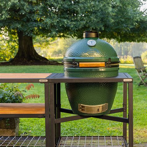 Big Green Egg grill lassú sütéshez