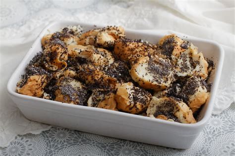 Mákos Guba Muffin tányéron