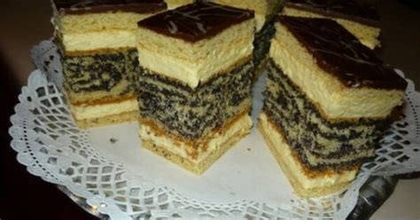 Fekete rózsa sütemény szeletelve