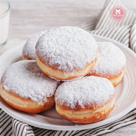 Tökéletes, szalagos fánk halom