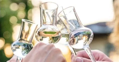 Magyar pálinka palack