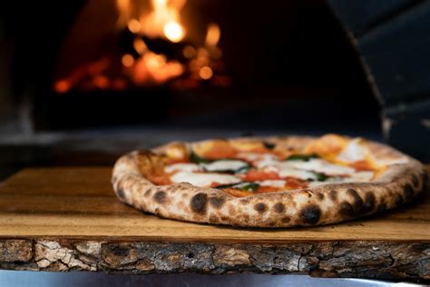 Nápolyi pizza sütési folyamat