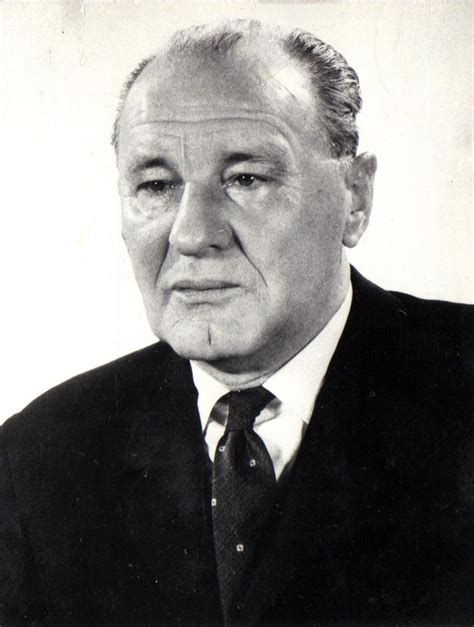 Kádár János portréja