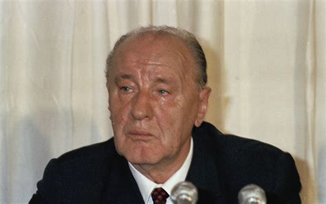 Kádár János könyvtára