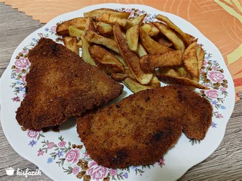Fokhagymás hús krumplival tányéron