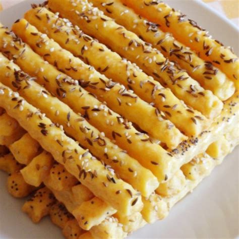 Kész túrós sajtos rudak