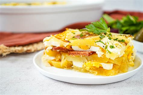 Rakott krumpli különböző rétegeinek ábrázolása