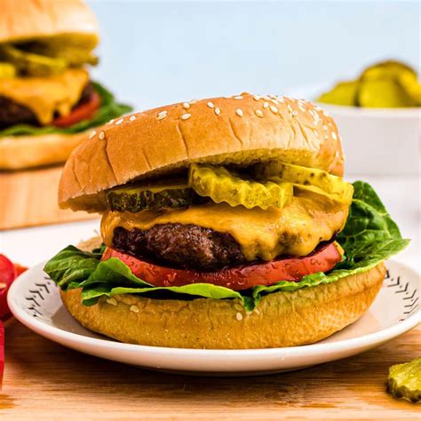 Különböző hamburger tálalási stílusok