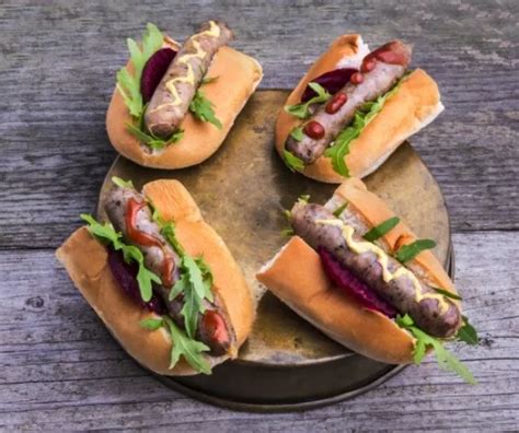 Bajor grillkolbászos hot dog