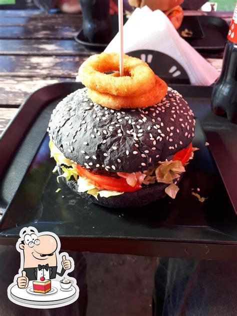 Tóalmási Falusi Lángos Sütöde épülete