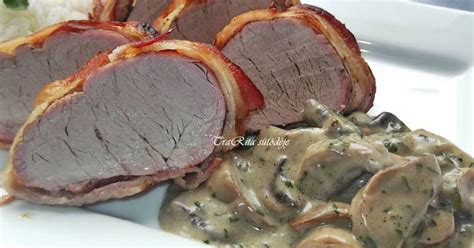 Szeletelt fasírtekercs a mártással