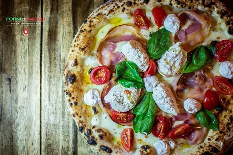 Friss pizza alapanyagok