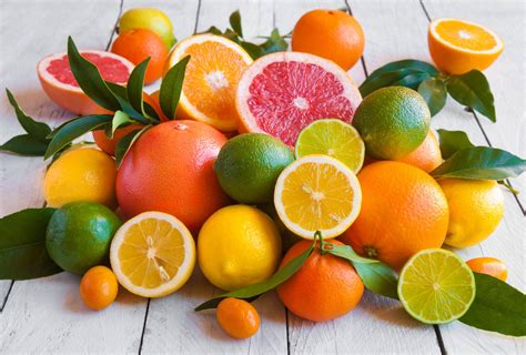 különböző citrusfélék a piacon