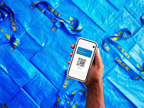 Egy mobiltelefon kijelzője online ételrendelési alkalmazással