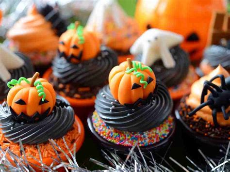 Sütőtökös muffinok halloween dekorációval