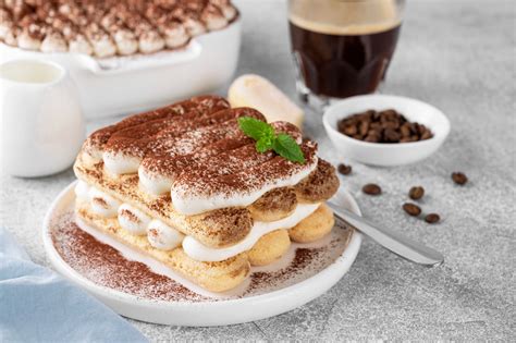 Sütés nélküli tiramisu halloweeni díszítéssel