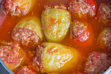 frissen elkészült töltött paprika