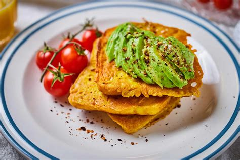 Vegán bundás kenyér avokádóval és vegaföllel