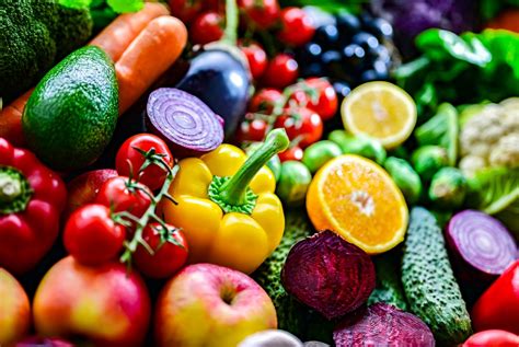 Vitaminok koncentrációját bemutató grafikon különböző zöldségekben és gyümölcsökben