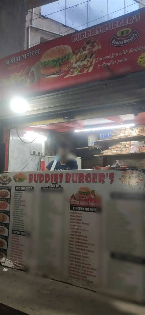 A Buddies Burger pultja a magasságmérővel